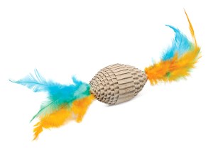 Игрушка NATURAL для кошек из гофрокартона Мяч для регби с перьями